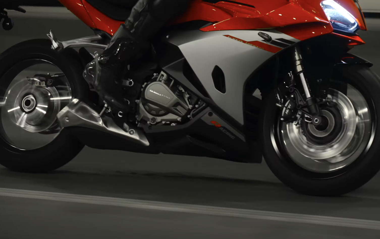 The QJ Motor SRK 500 RA automatic gearbox sports bike